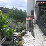 Liliana Apartman