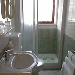 Liliana Apartman *