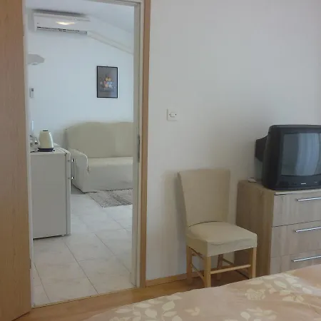 Liliana Apartment *